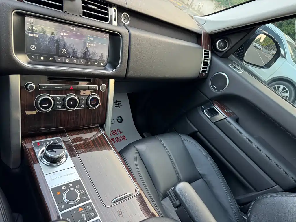 Land Rover Range Rover 2018 — фото 16