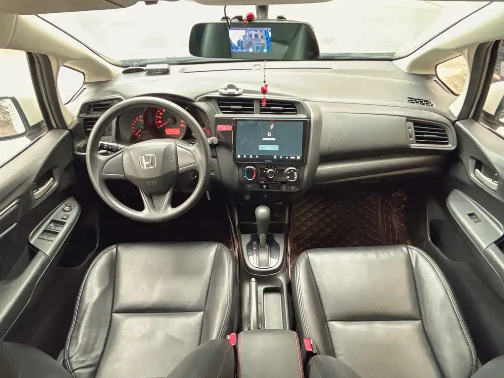 Honda Fit 2016 — фото 10