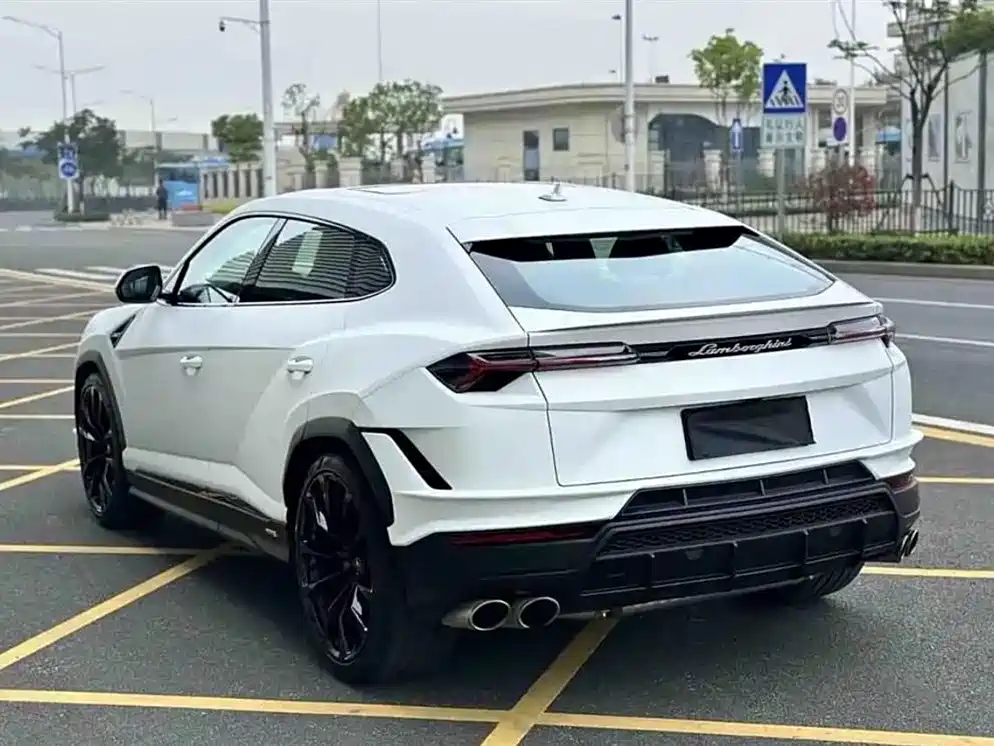 Lamborghini Urus 2023 — фото 3