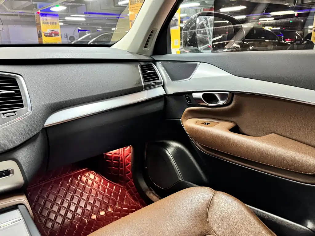 Volvo XC90 2019 — фото 23