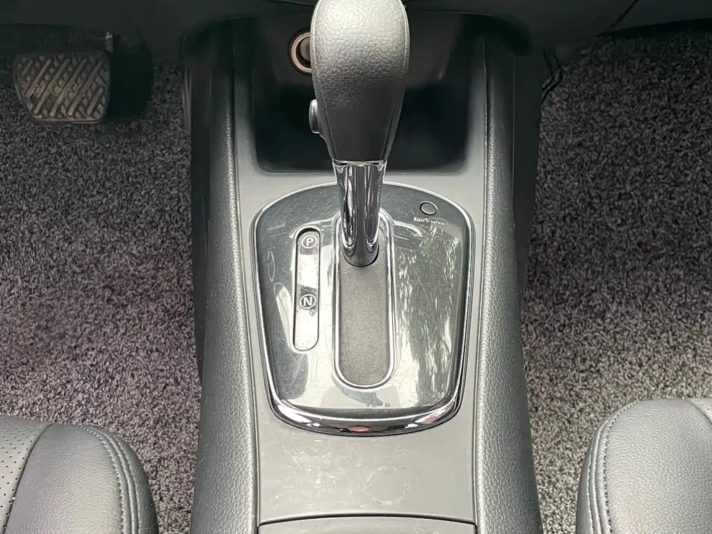 Nissan Tiida 2016 — фото 13