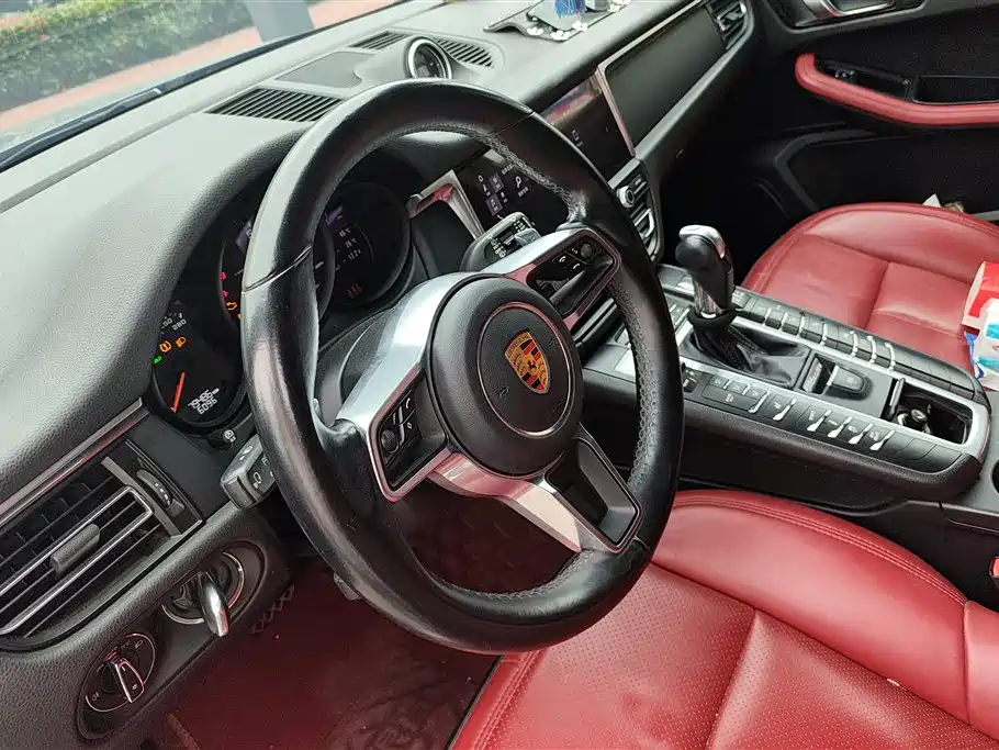 Porsche Macan 2021 — фото 15