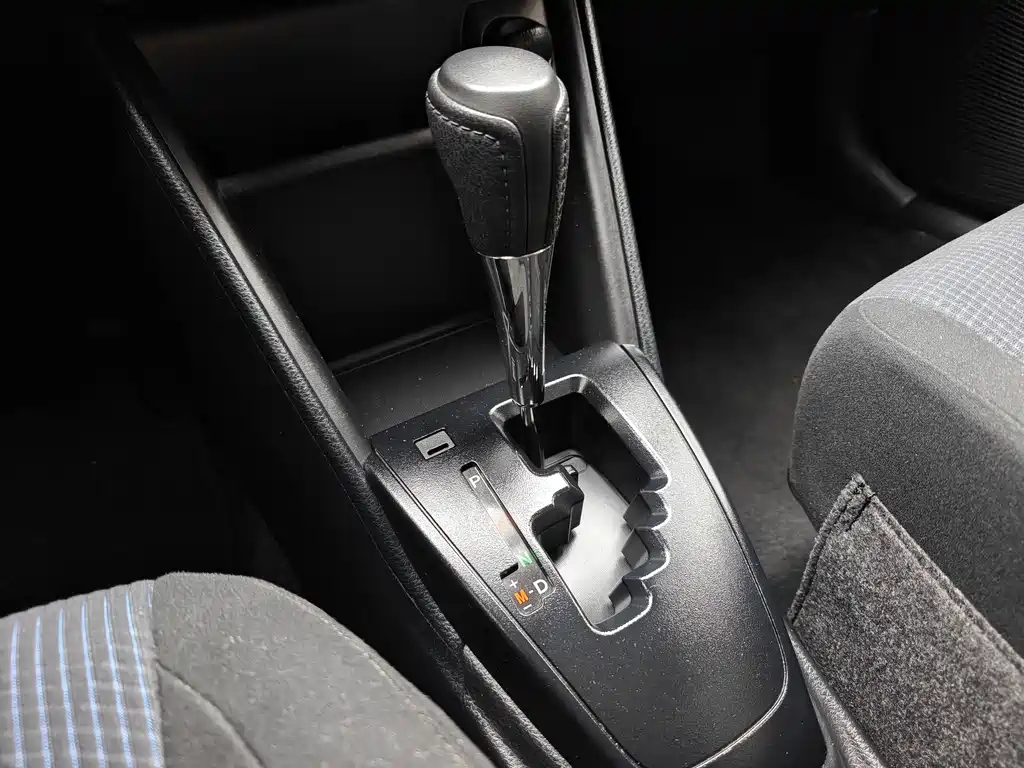 Toyota Yaris L 2021 — фото 12