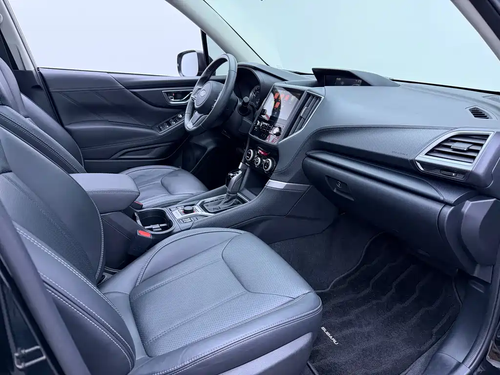 Subaru Forester 2019 — фото 10
