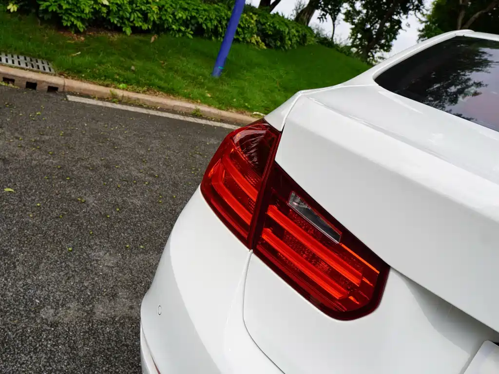 BMW 3 Series 2014 — фото 26