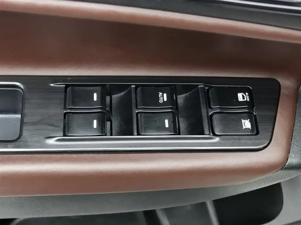 GAC Motor Trumpchi GS5 2014 — фото 9
