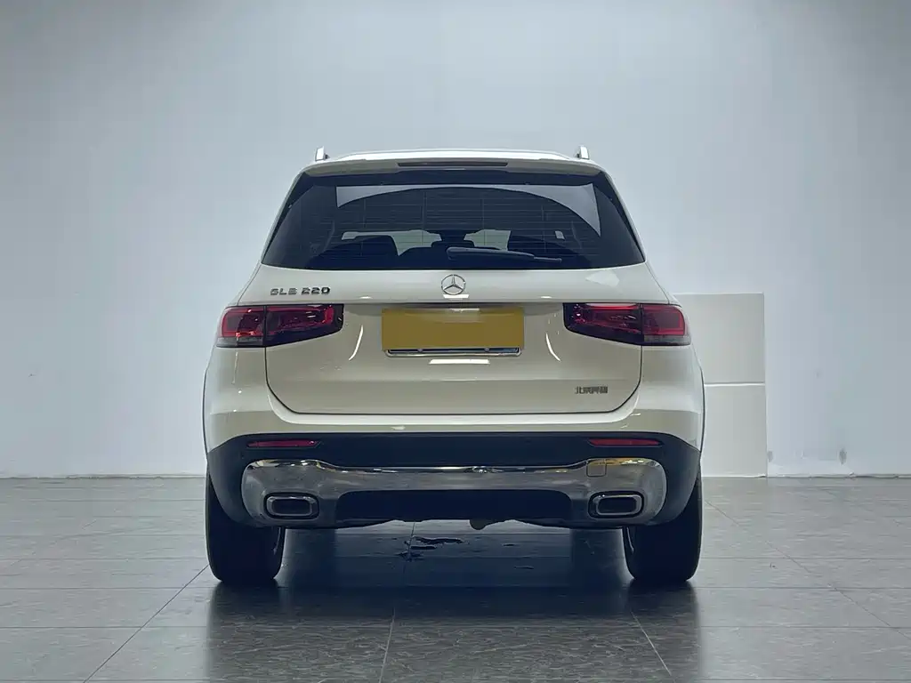 Mercedes-Benz GLB 2023