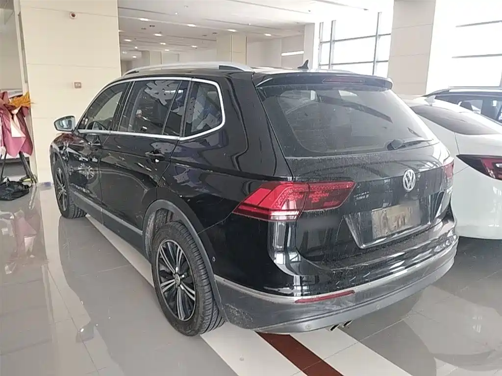 Volkswagen Tiguan L 2017 — фото 5