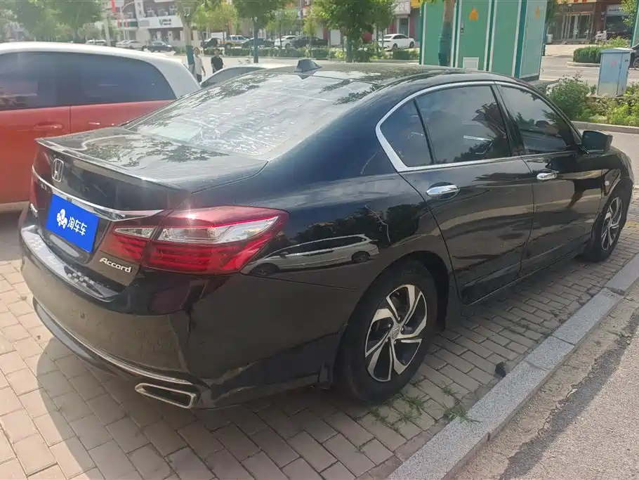 Honda Accord 2017 — фото 3