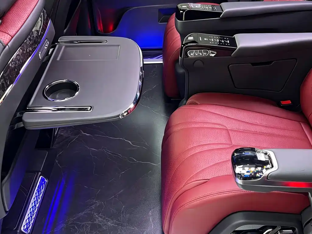 Toyota Granvia — фото 13