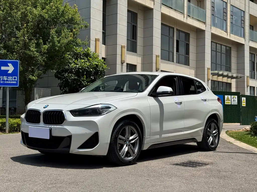 BMW X2 2023 — фото 1