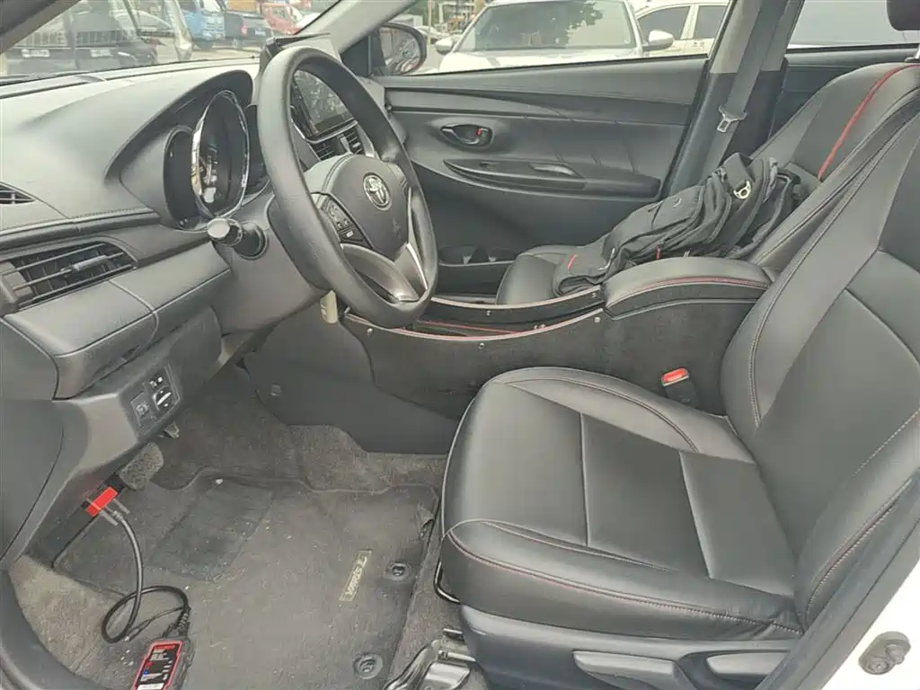 Toyota Yaris L 2022 — фото 15