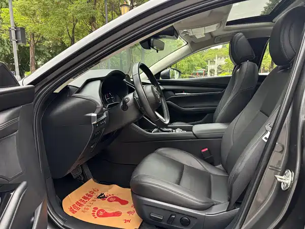 Mazda 3 Axela 2023
