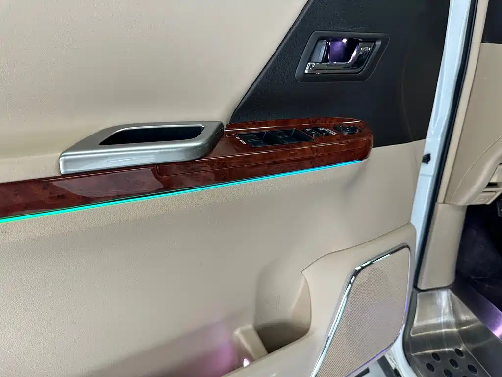 Toyota Alphard 2012 — фото 22