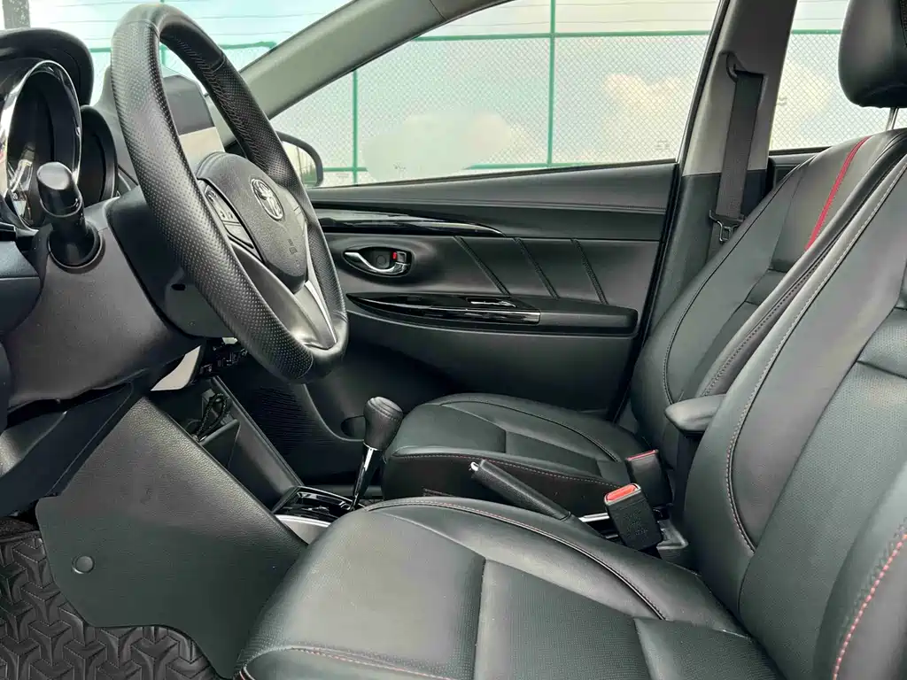 Toyota Yaris L 2022