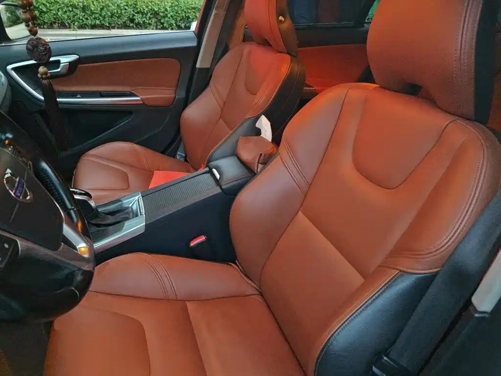 Volvo S60 2015 — фото 11