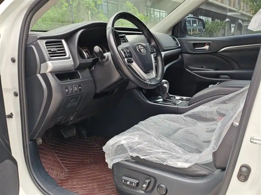 Toyota Highlander 2021 — фото 12