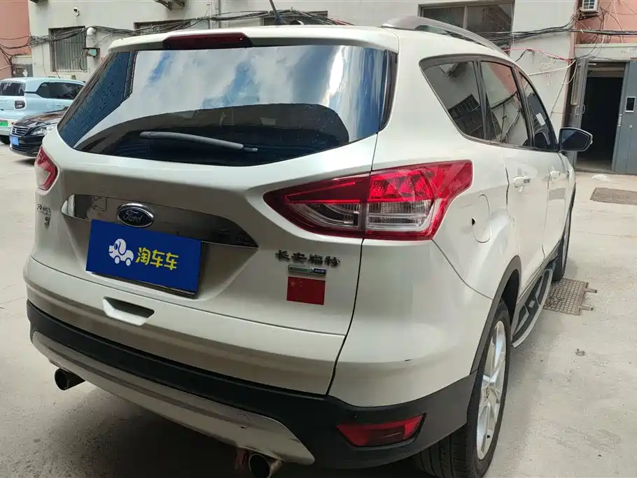 Ford Kuga 2015 — фото 3