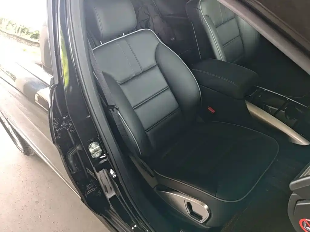 Mercedes-Benz R-Class 2017 — фото 25