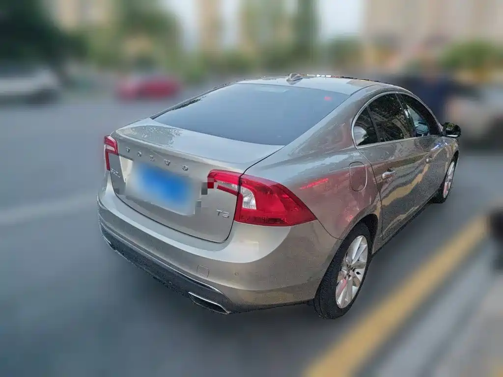 Volvo S60 2015 — фото 4