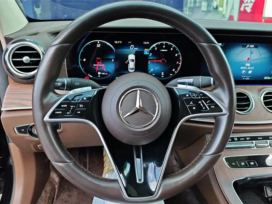 Mercedes-Benz E-Class 2023 — фото 15