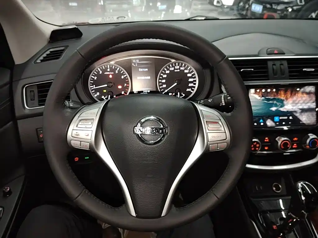 Nissan Tiida 2020 — фото 11