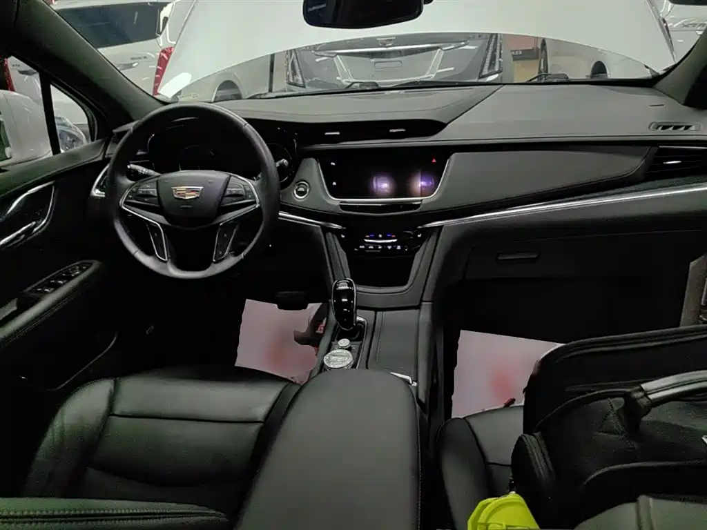 Cadillac XT5 2020 — фото 10