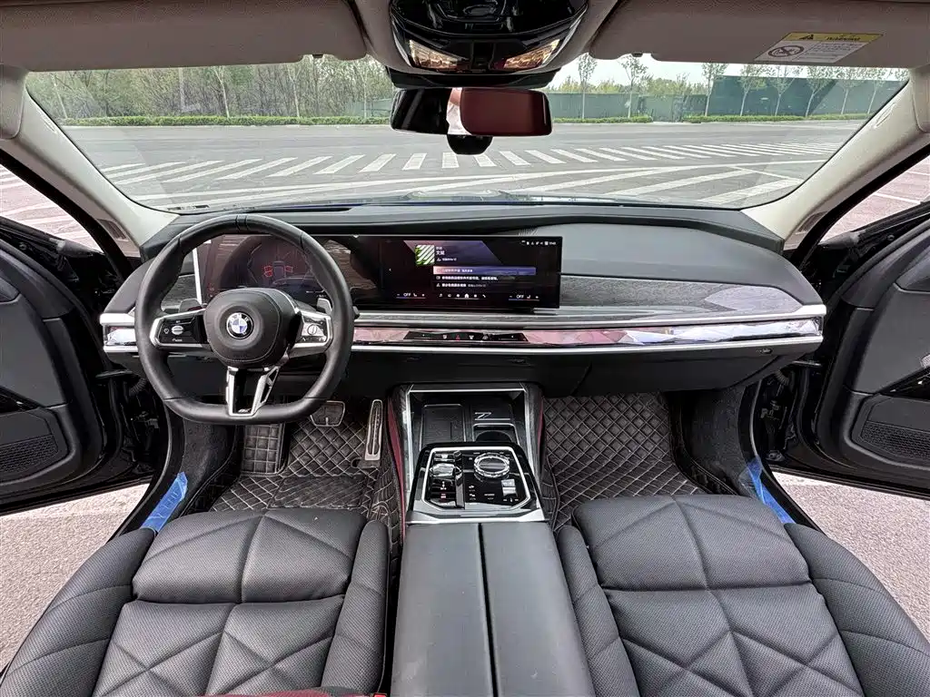 BMW 7 Series 2024 — фото 10
