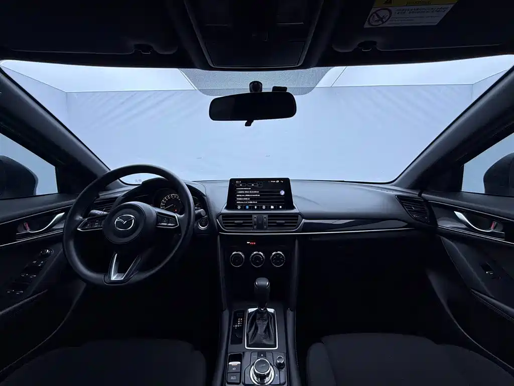 Mazda CX-4 2023 — фото 12