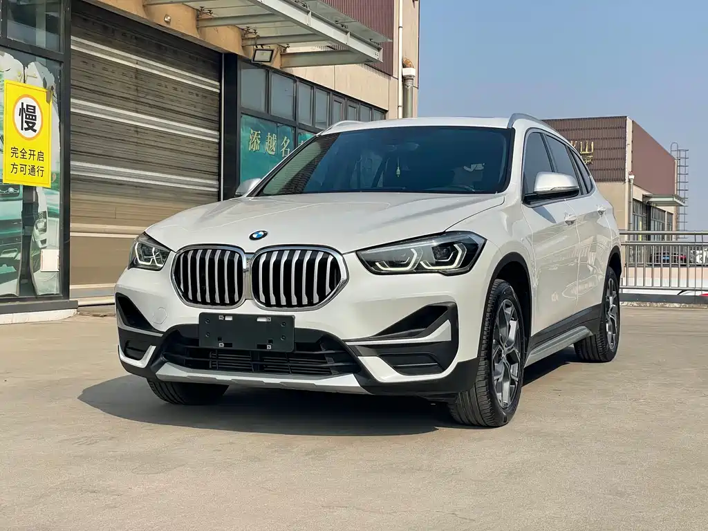 BMW X1 2022 — фото 1