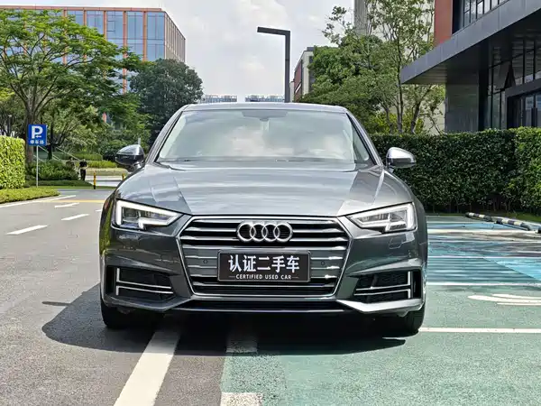Audi A4L 2018