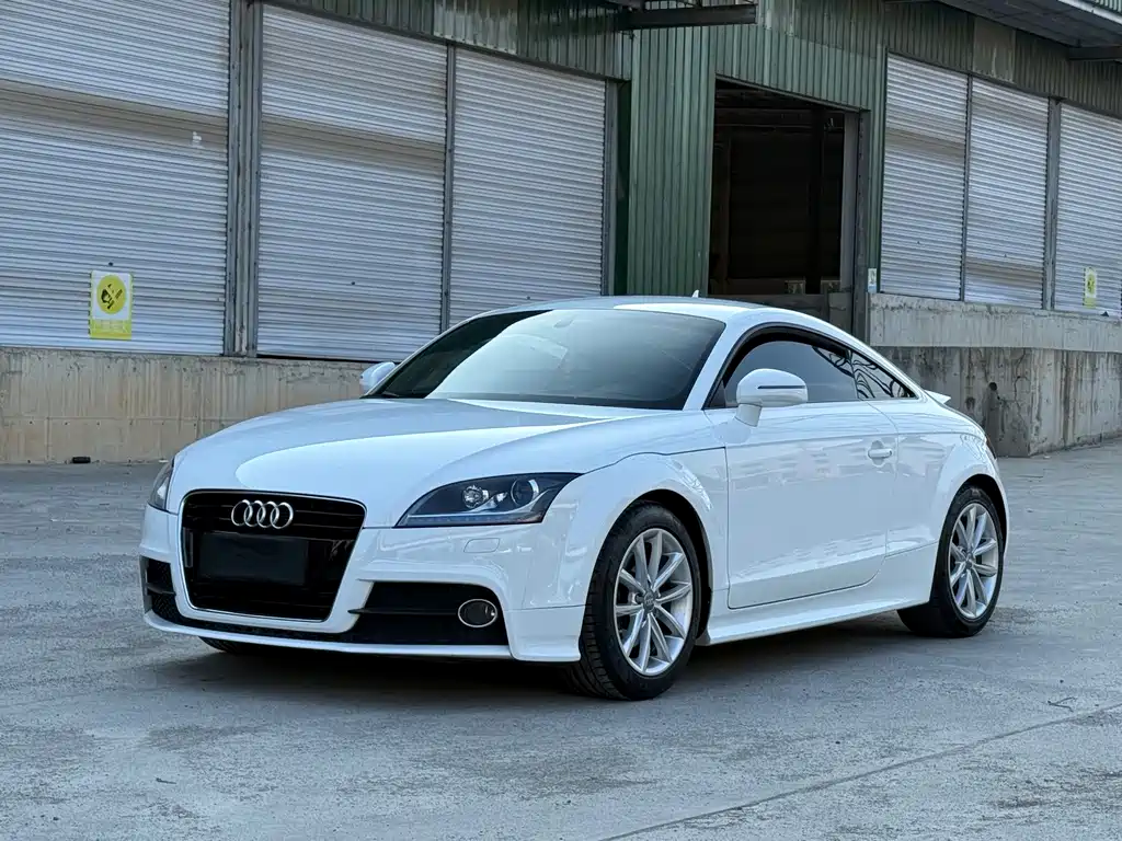 Audi TT 2014 — фото 1