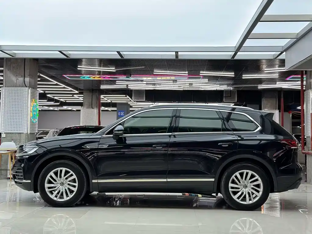 Volkswagen Touareg 2021 — фото 3