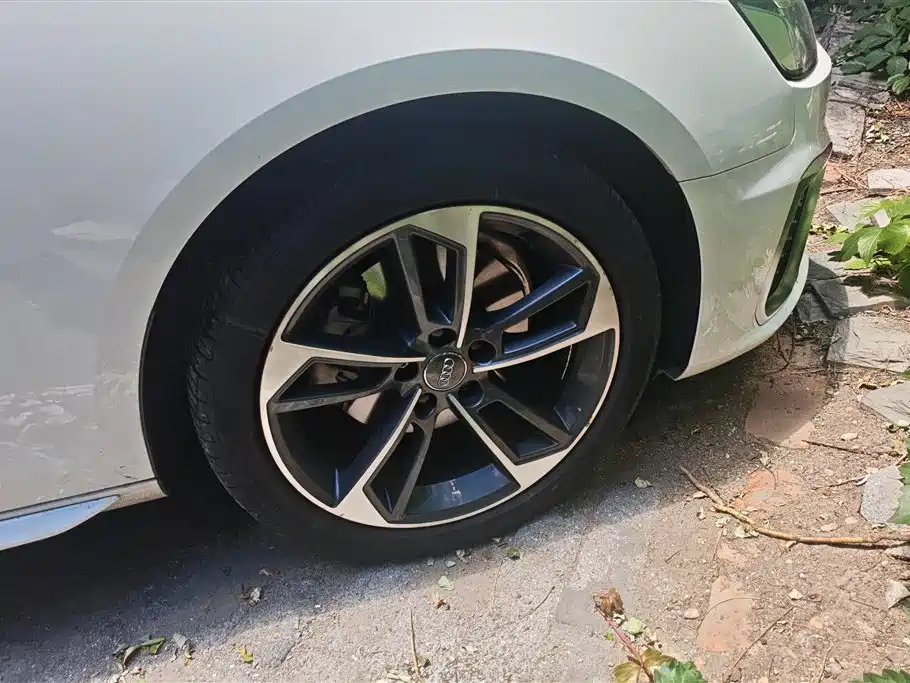 Audi A4L 2021