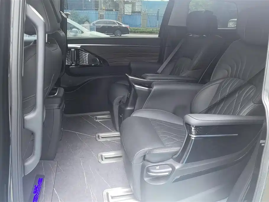 GAC Motor Trumpchi M8 2025 — фото 11