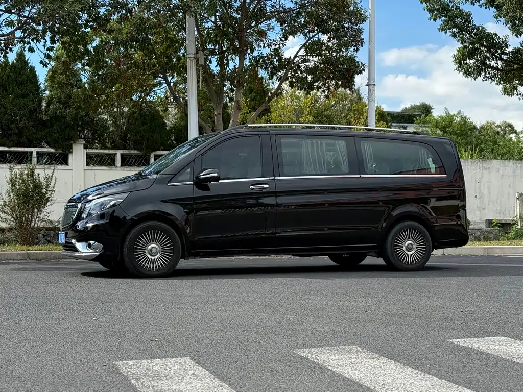 Mercedes-Benz Vito 2023 — фото 5