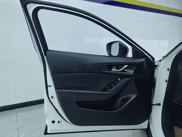 Mazda CX-4 2023