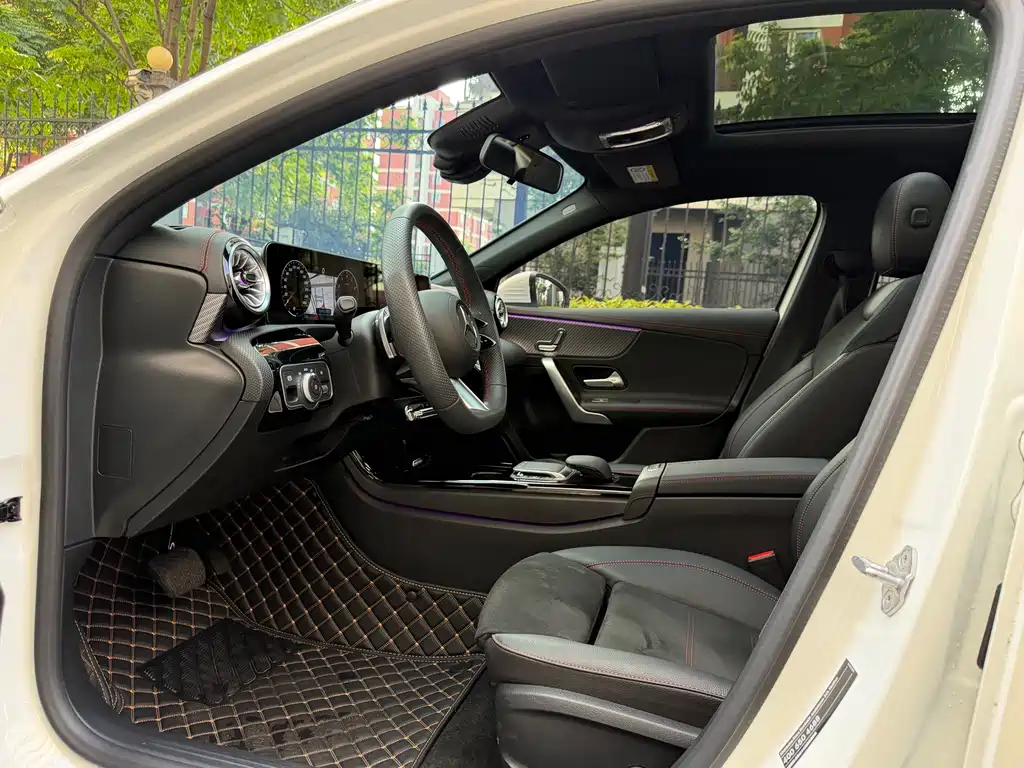 Mercedes-Benz A-Class 2023 — фото 4