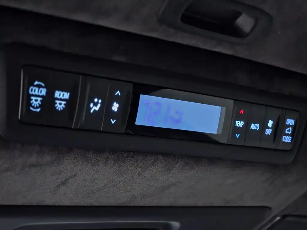 Toyota Alphard 2019 — фото 18