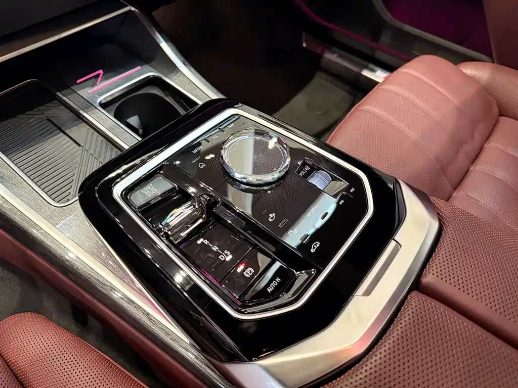 BMW 7 Series 2025 — фото 16