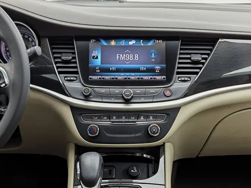 Buick Verano 2017 — фото 12