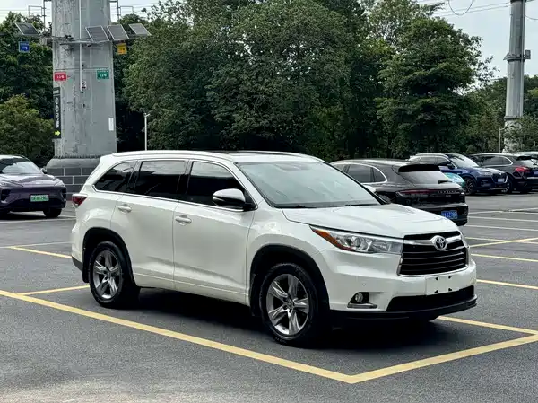 Toyota Highlander 2016