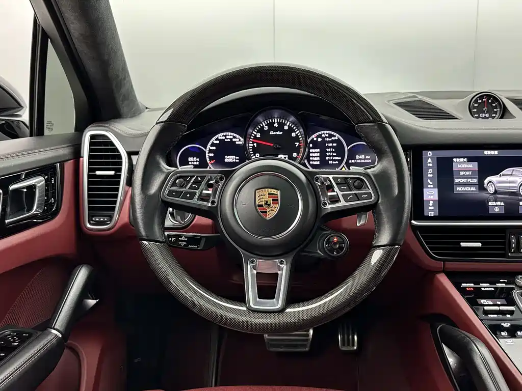 Porsche Cayenne 2021 — фото 19