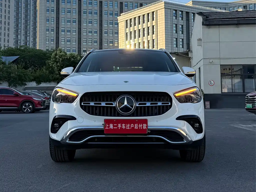 Mercedes-Benz GLA 2024