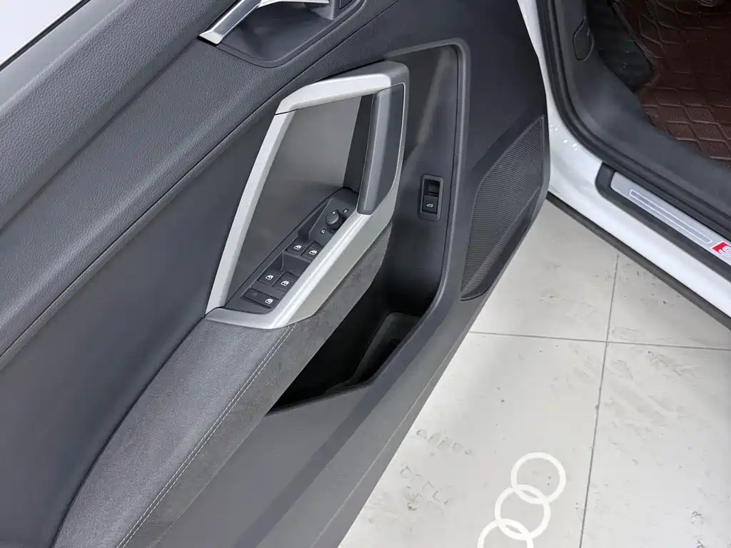 Audi Q3 2023 — фото 19