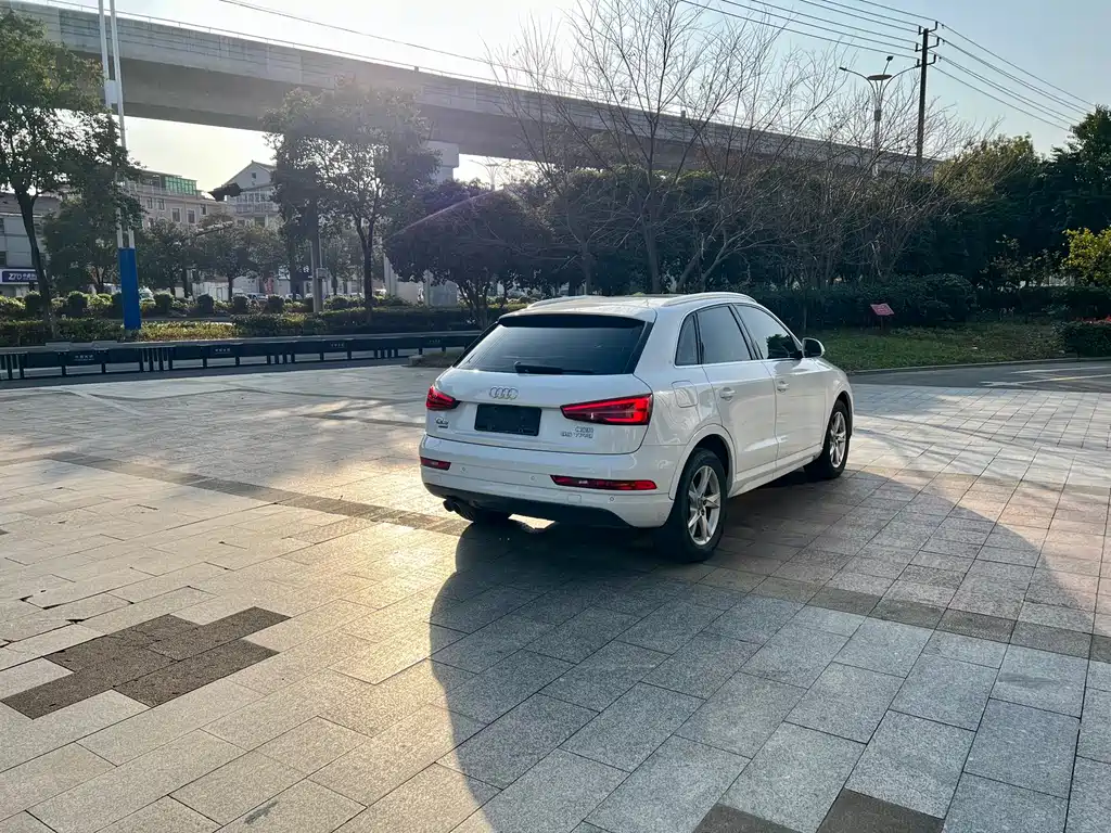 Audi Q3 2018 — фото 14