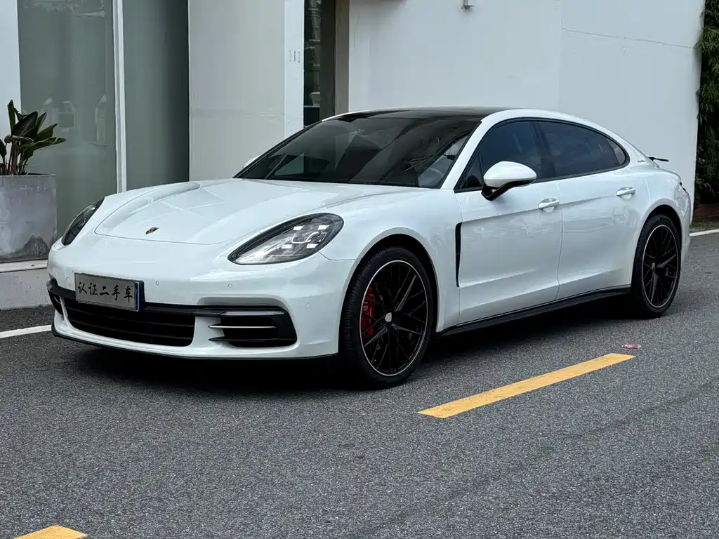 Porsche Panamera 2017 — фото 1