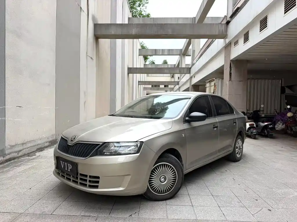Skoda Rapid 2016 — фото 1