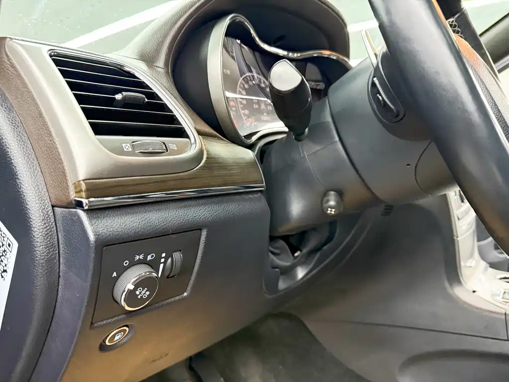 Jeep Grand Cherokee 2018 — фото 11