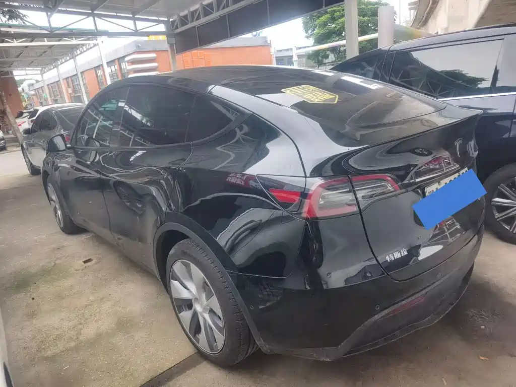 Tesla Model Y 2023 — фото 13